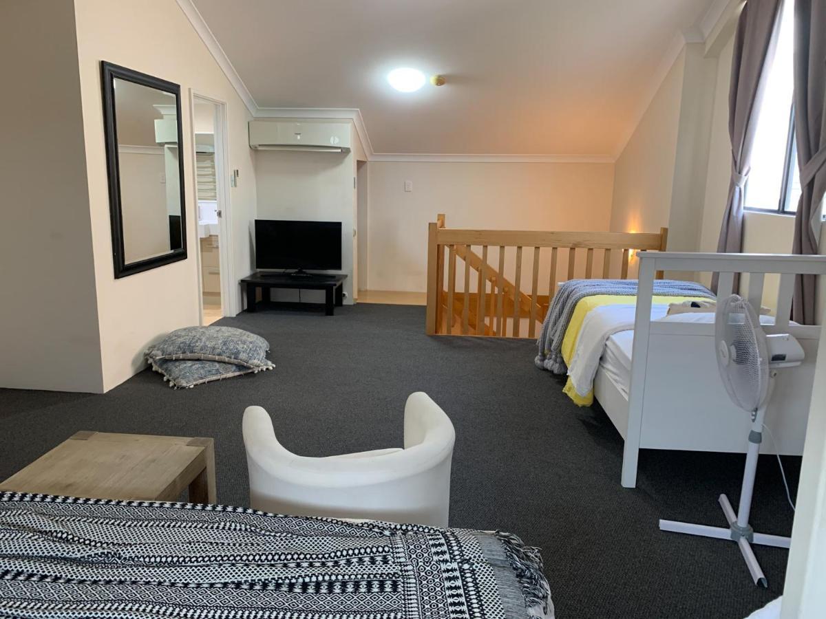 Spacious Homely Apartment Close To Everything Perth Exterior photo